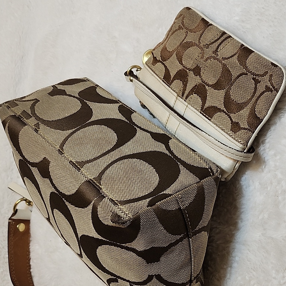 Coach Y2K Soho Brown/Beige Signature Canvas Front Pocket Baguette Bag W/ Wallet - Picture 8 of 16
